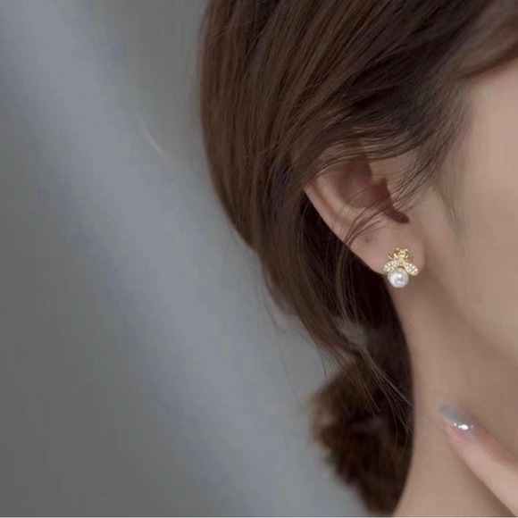 ✨ Bee Earrings 🐝Bee Earrings - Picture 5 of 11